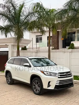 Toyota Highlander LE 2019 White