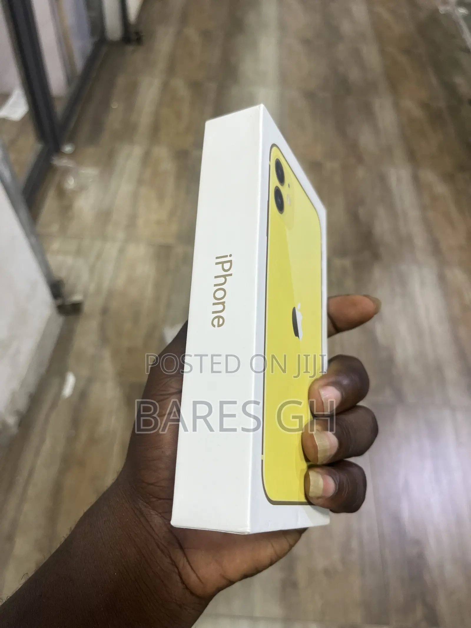 New Apple iPhone 11 64 GB Yellow