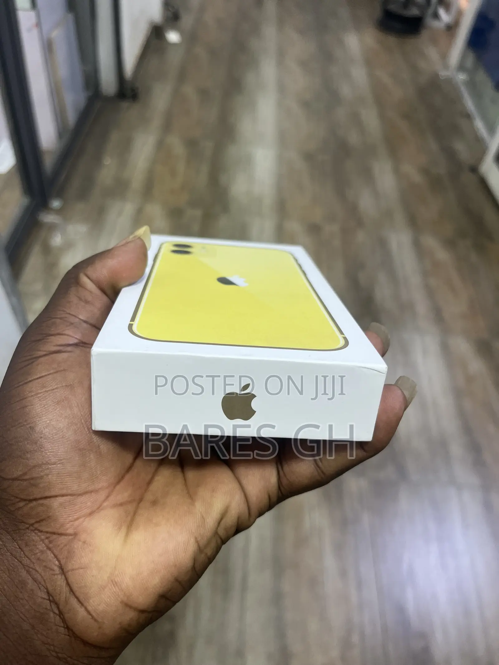 New Apple iPhone 11 64 GB Yellow
