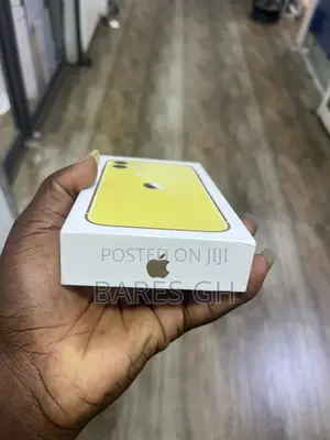 New Apple iPhone 11 64 GB Yellow