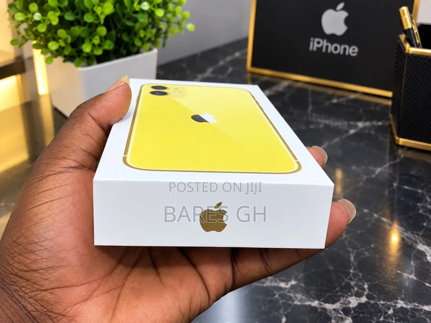 New Apple iPhone 11 64 GB Yellow