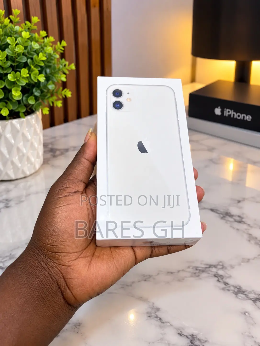 New Apple iPhone 11 64 GB White