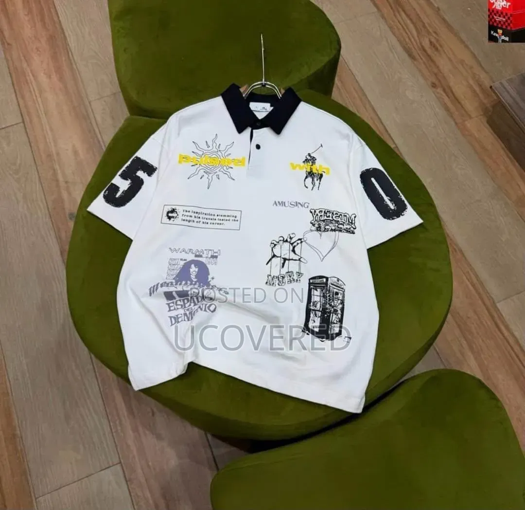 Short-Sleeve Graphic Polo Shirt With a Contrast Collar