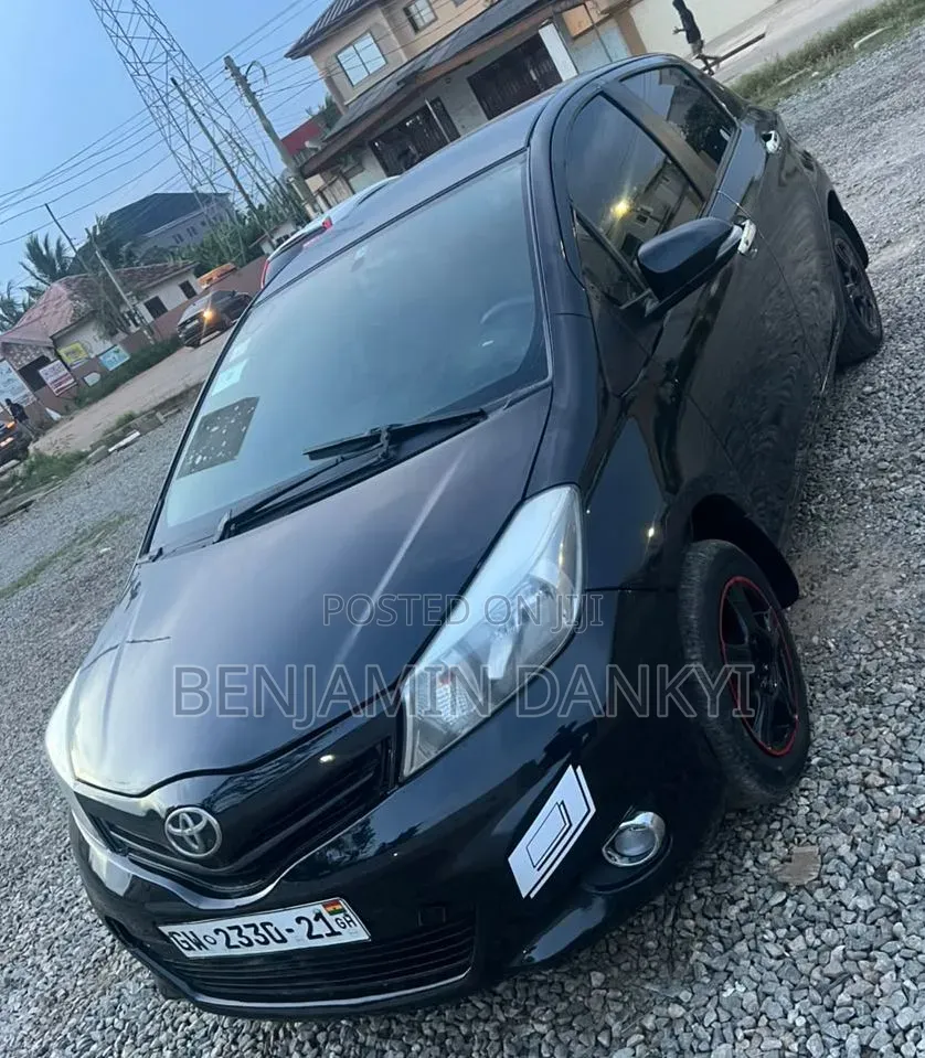 Toyota Vitz 2012 Black