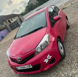 Toyota Vitz 2012 Red