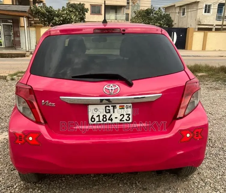 Toyota Vitz 2012 Red