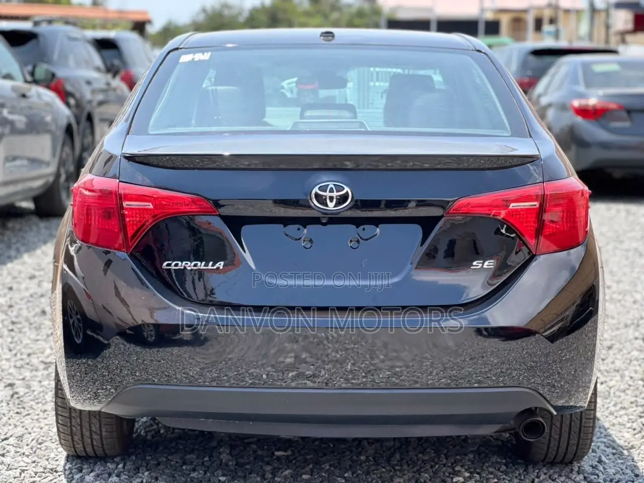 Toyota Corolla SE (1.8L 4cyl 6M) 2018 Black
