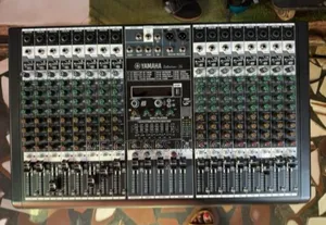 Yamaha 16-Channel Analog Mixer