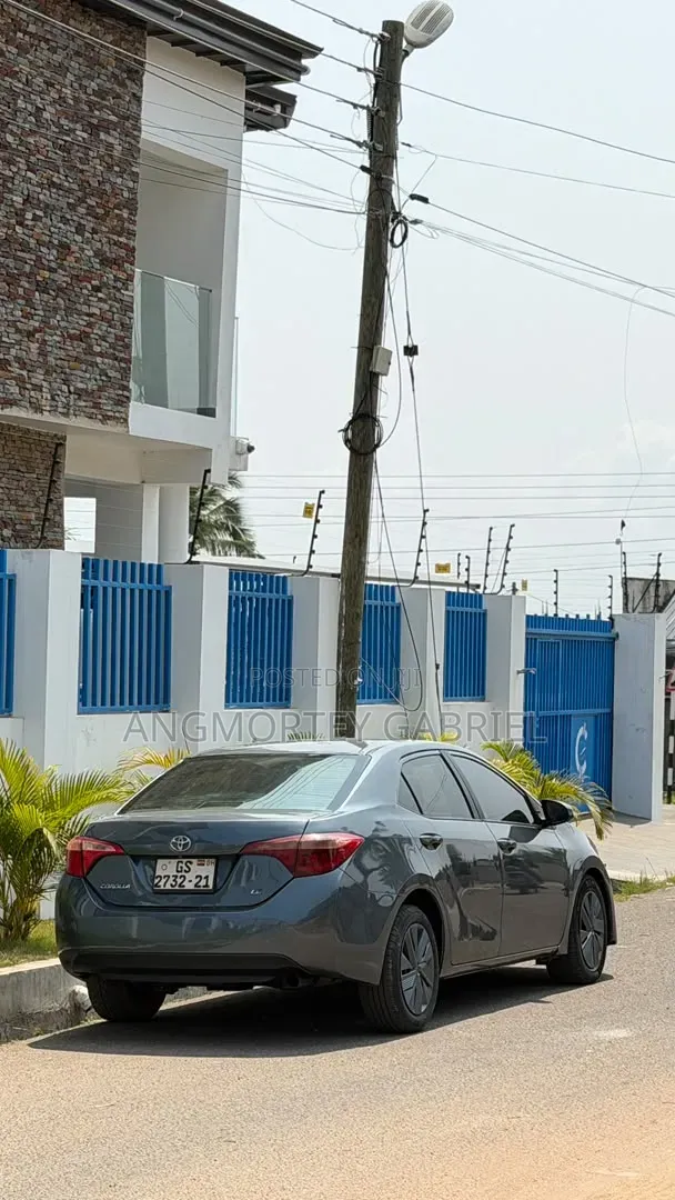 Toyota Corolla 2017 Gray