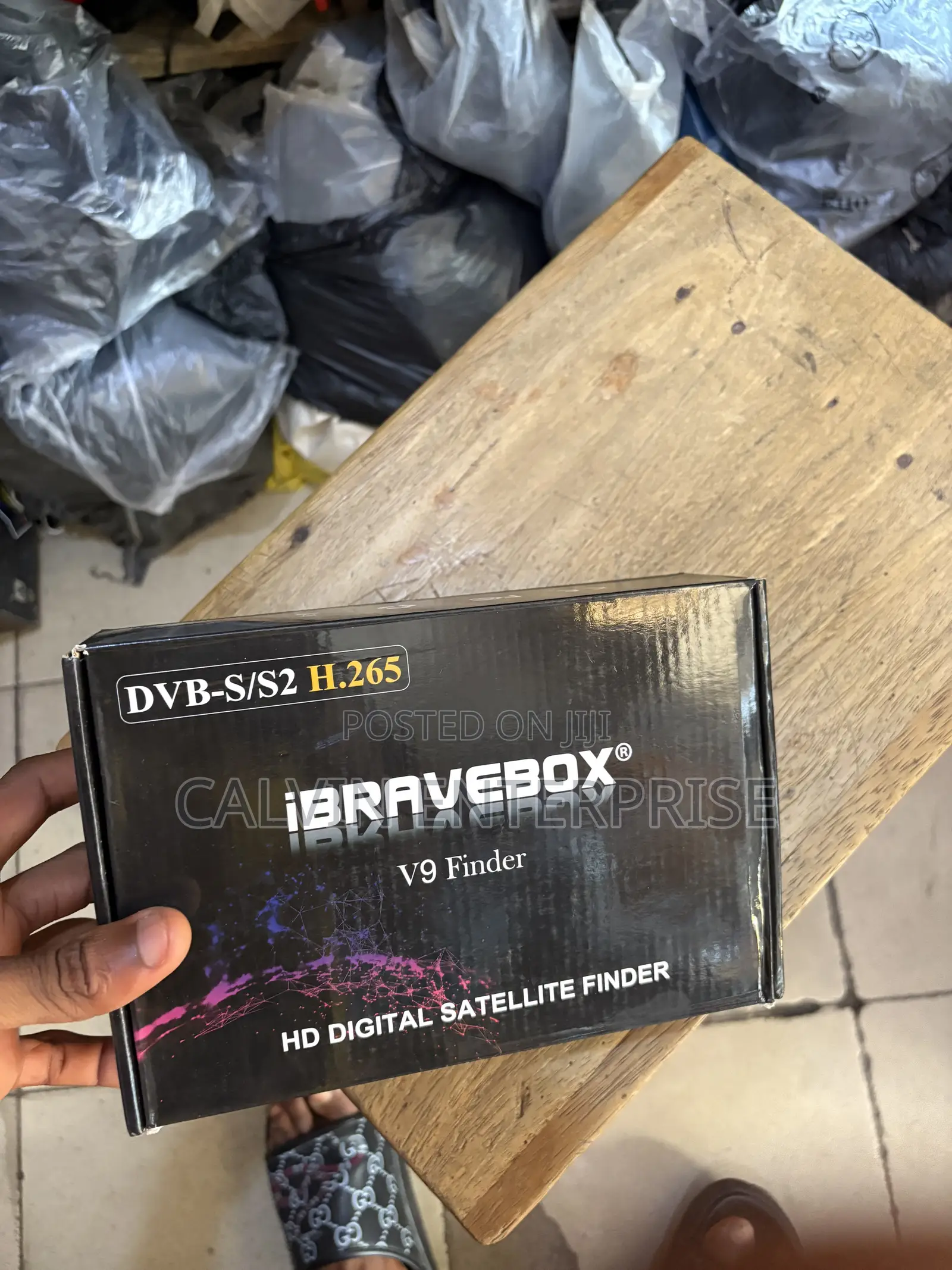 V9 Satellite Finder