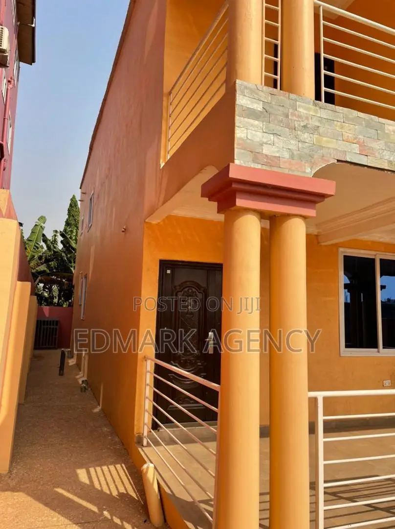 3bdrm House in Ashongman Estate, Police Station for sale