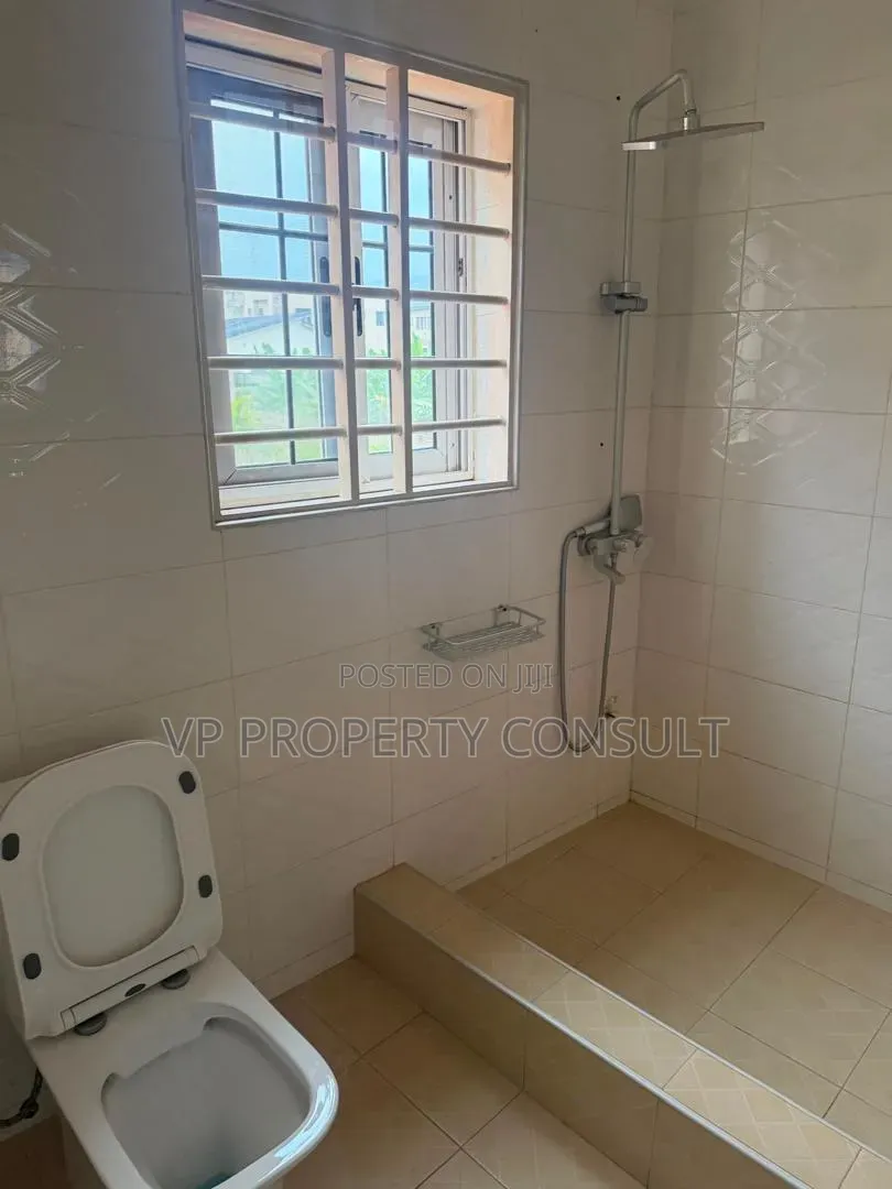 4bdrm House in Oyarifa Mall Area for rent