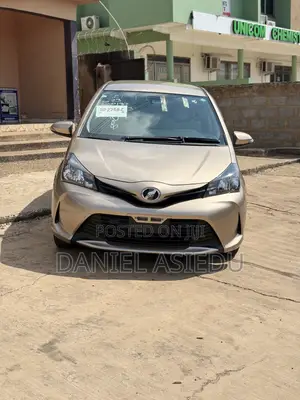 Toyota Vitz 1.3 AWD 3dr 2015 Gold