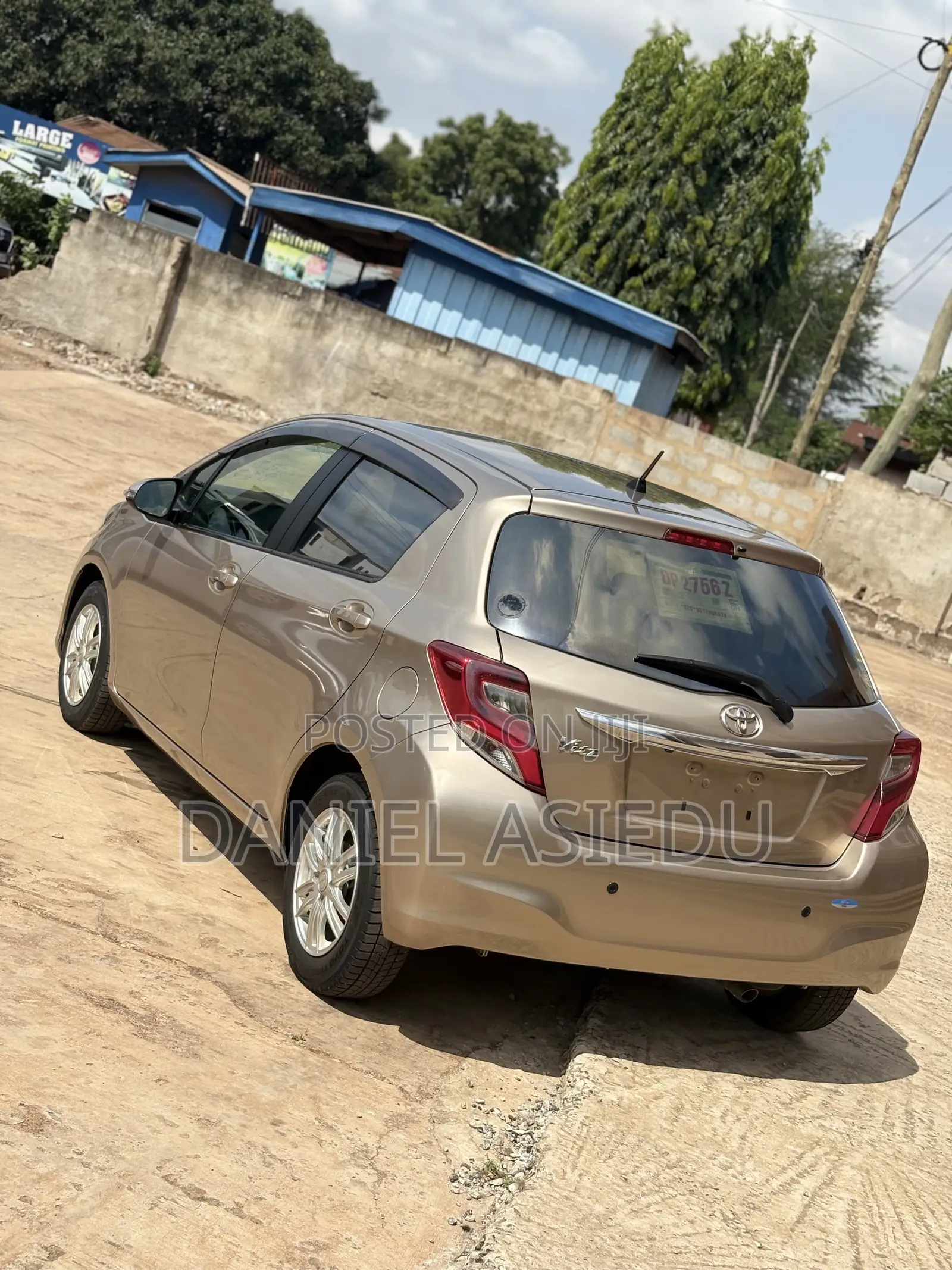 Toyota Vitz 1.3 AWD 3dr 2015 Gold