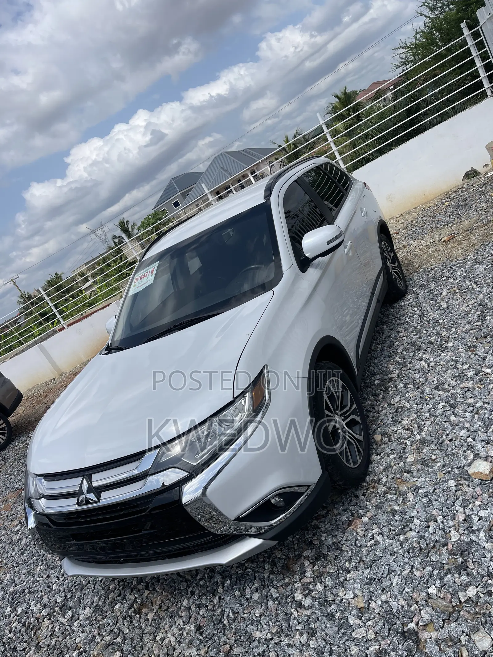 Mitsubishi Outlander SEL FWD 2016 White