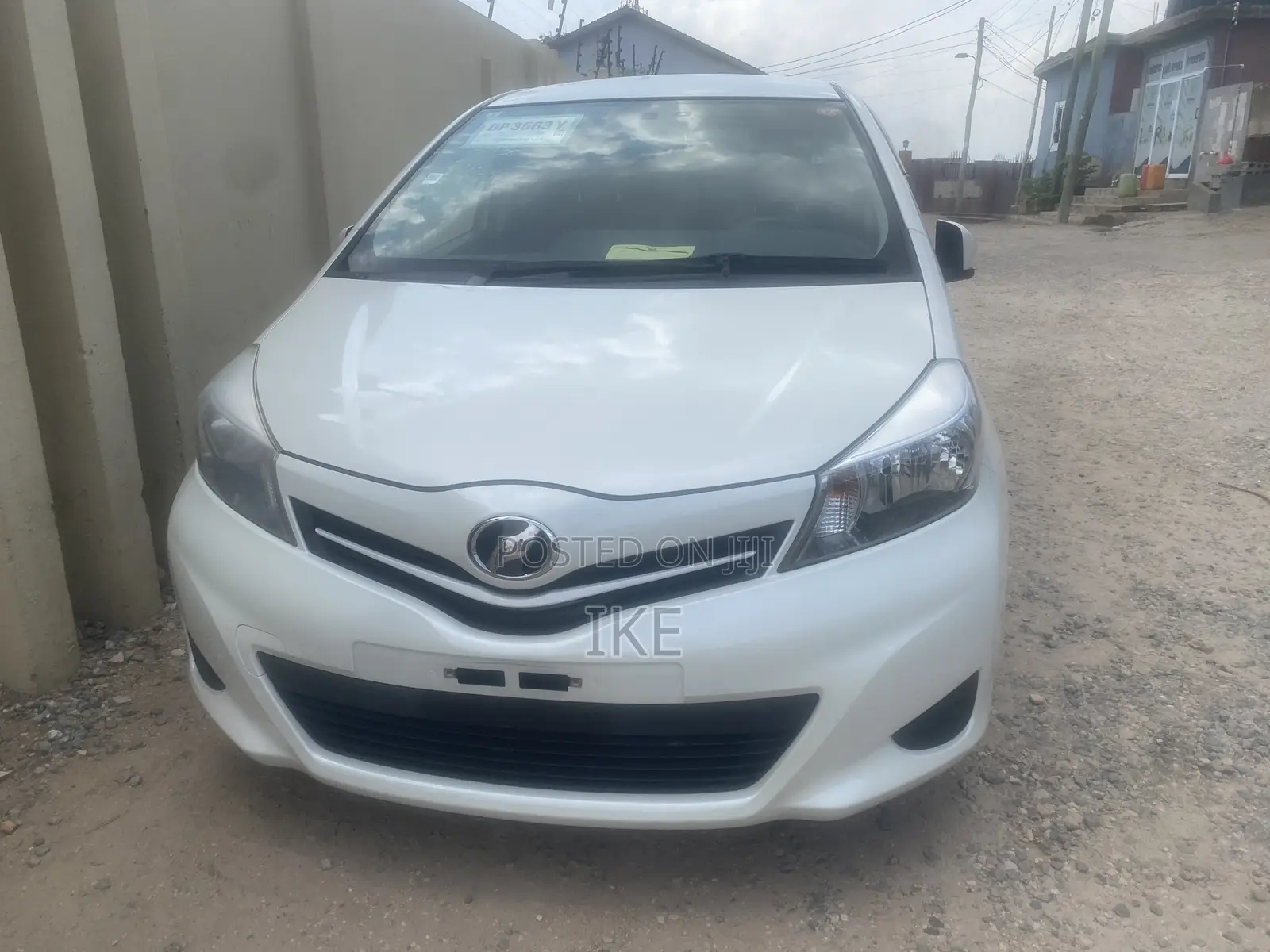 Toyota Vitz 1.3 AWD 3dr 2014 White