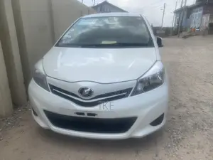 Toyota Vitz 1.3 AWD 3dr 2014 White