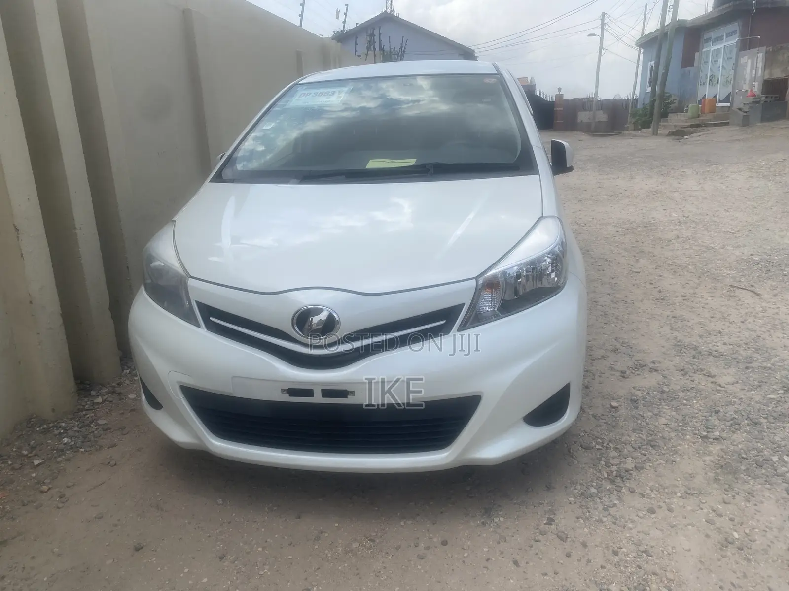 Toyota Vitz 1.3 AWD 3dr 2014 White