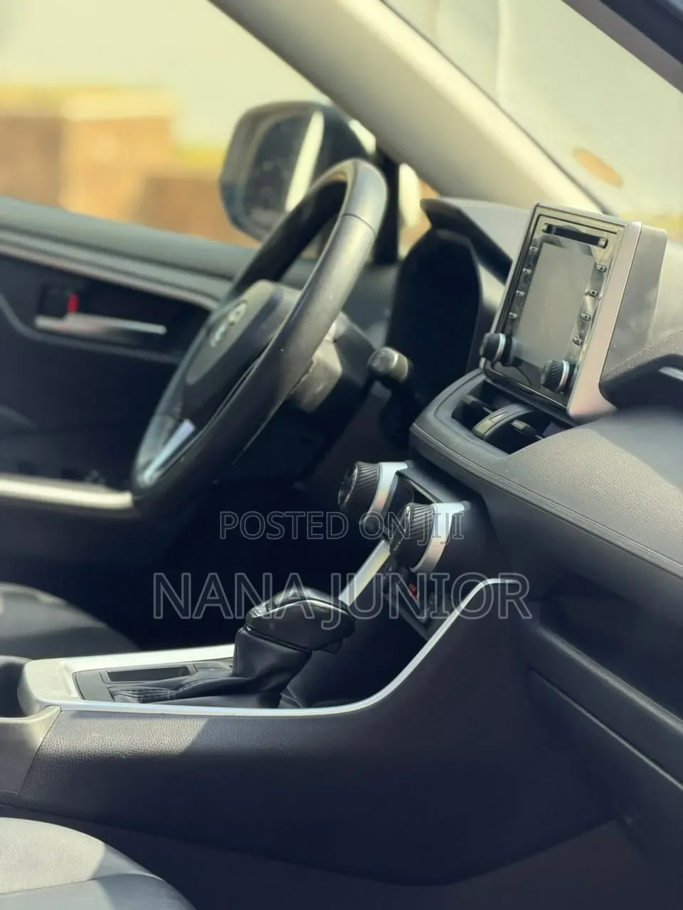 Toyota RAV4 XLE AWD 2019 White