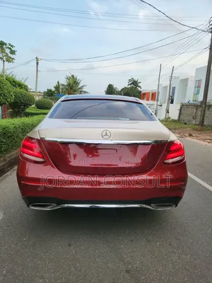 Mercedes-Benz E300 2018 Red