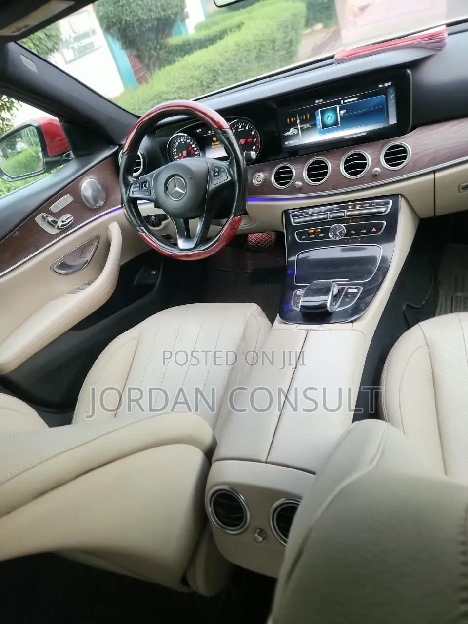 Mercedes-Benz E300 2018 Red