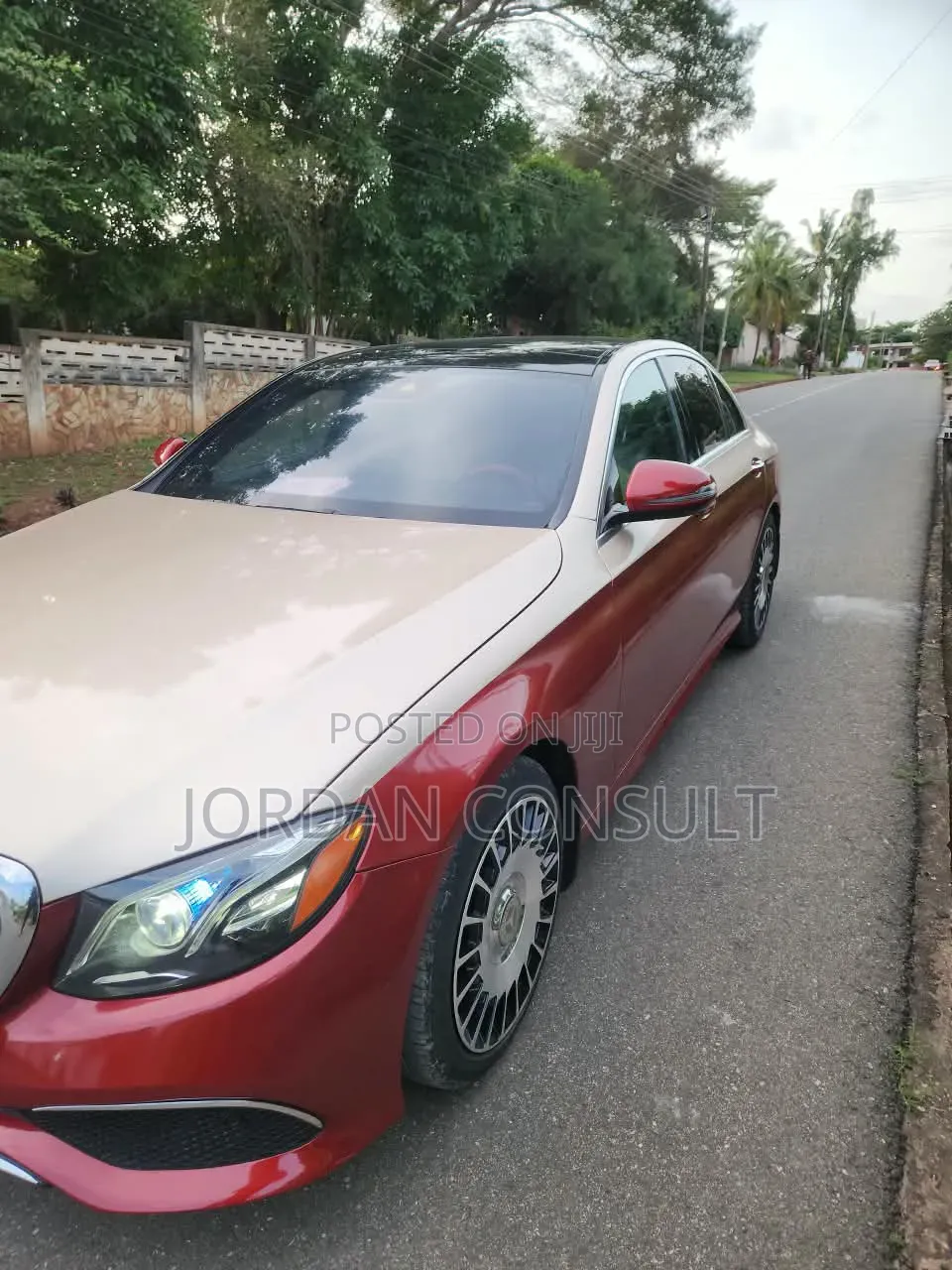 Mercedes-Benz E300 2018 Red