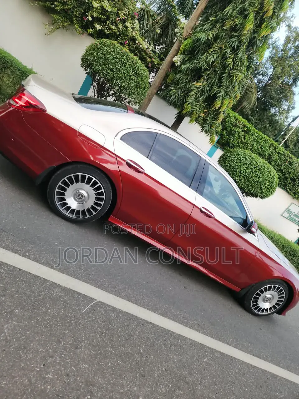 Mercedes-Benz E300 2018 Red