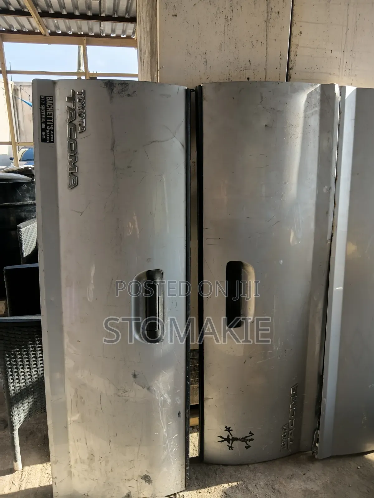 05 to 15 Toyota Tacoma Bucket Lid
