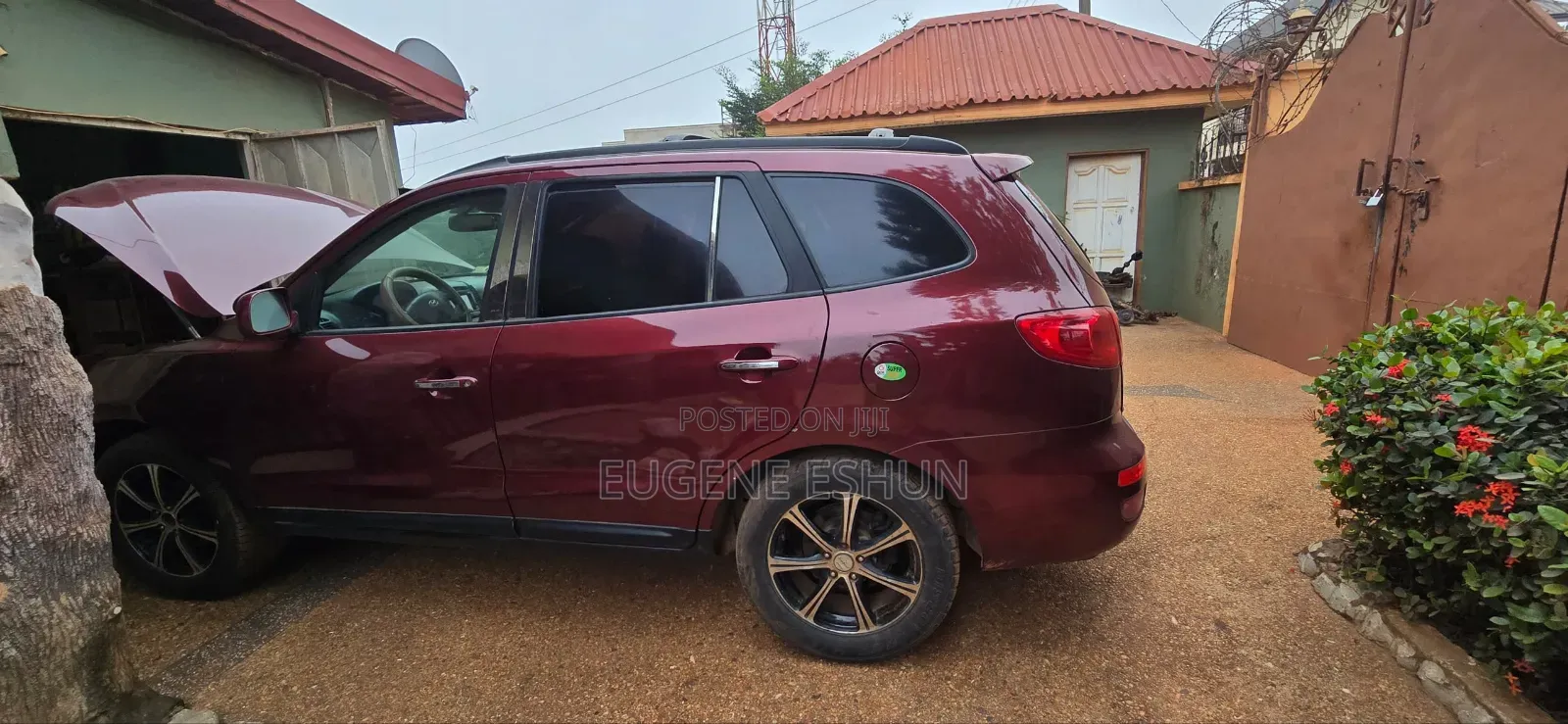 Hyundai Santa Fe 2011 Red
