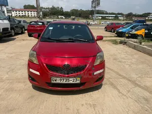 Toyota Yaris 2012 Burgundy