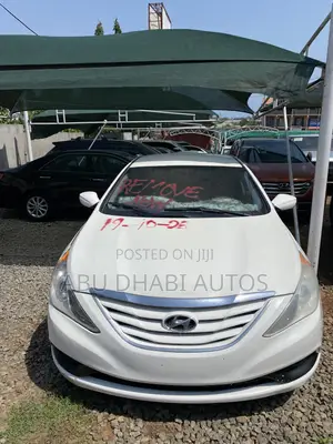 Hyundai Sonata SE Sedan FWD (2.4L 4cyl 6A) 2012 White