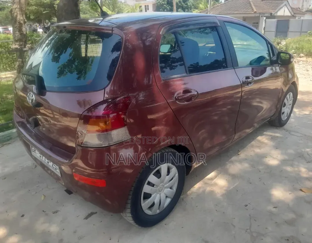 Toyota Vitz 2010 Brown