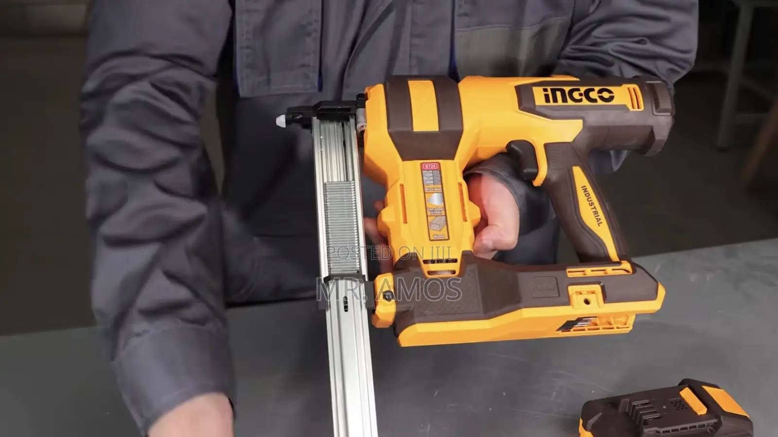 25mm Cordless Brick Nailer + 2x4.0Ah Batteries Included - CBNLI38136