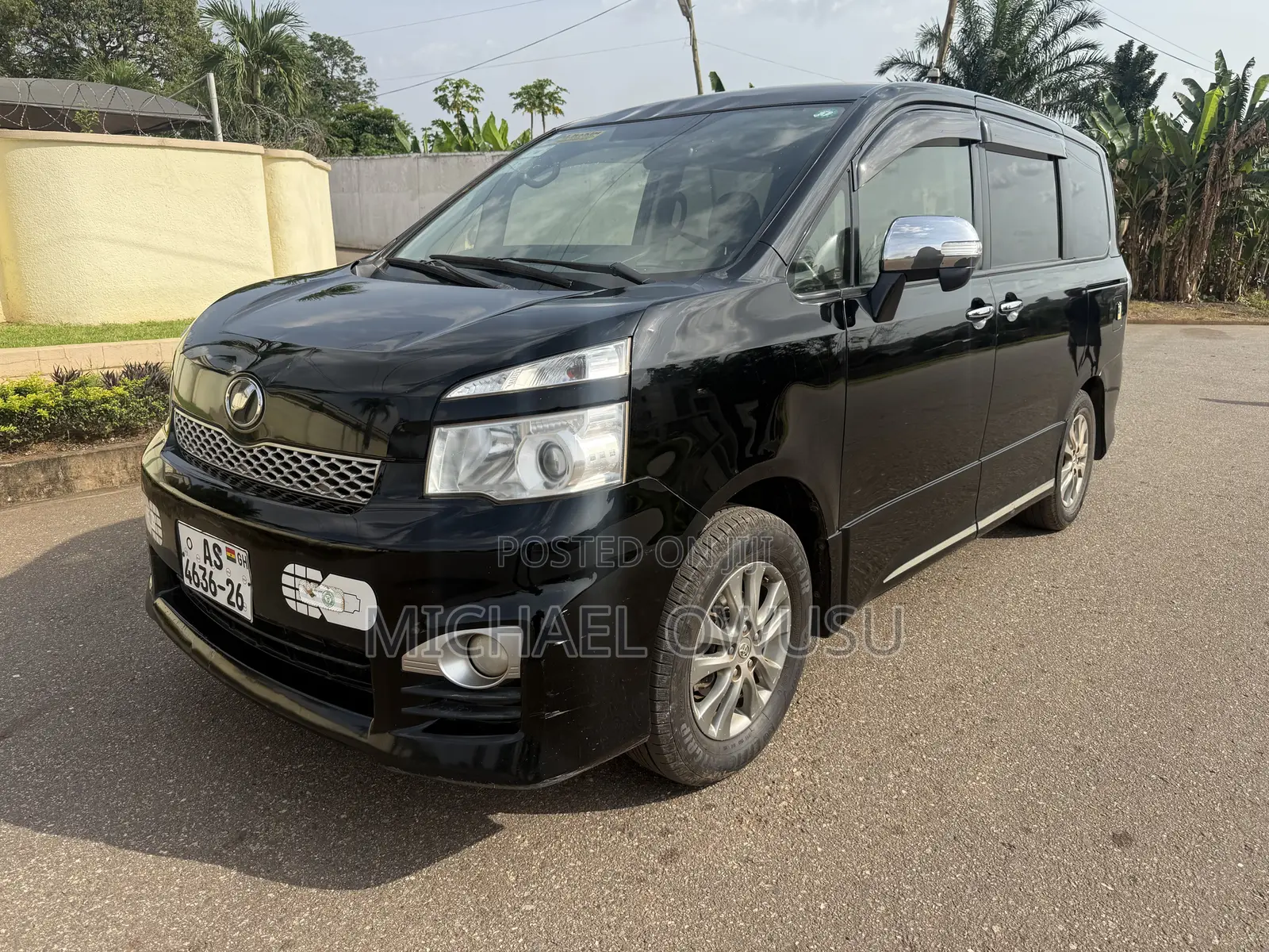 Toyota Voxy 2013 Black