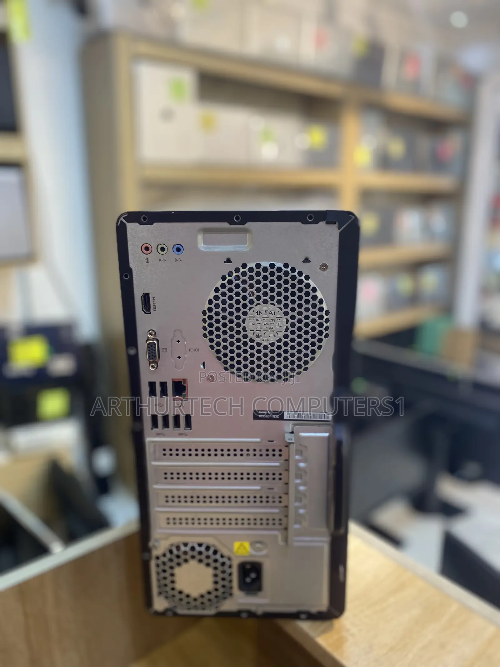 Desktop Computer HP Pavilion 24 8GB AMD Ryzen 5 SSD 256GB