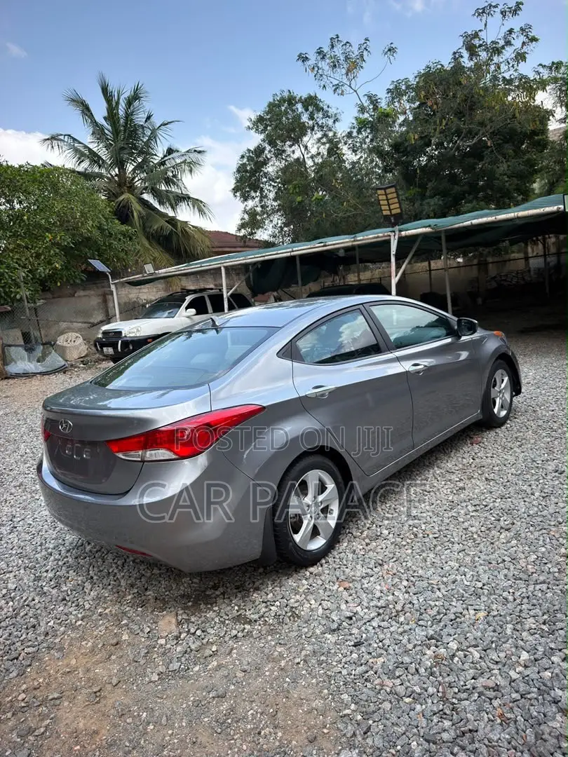 Hyundai Elantra 2013 Silver