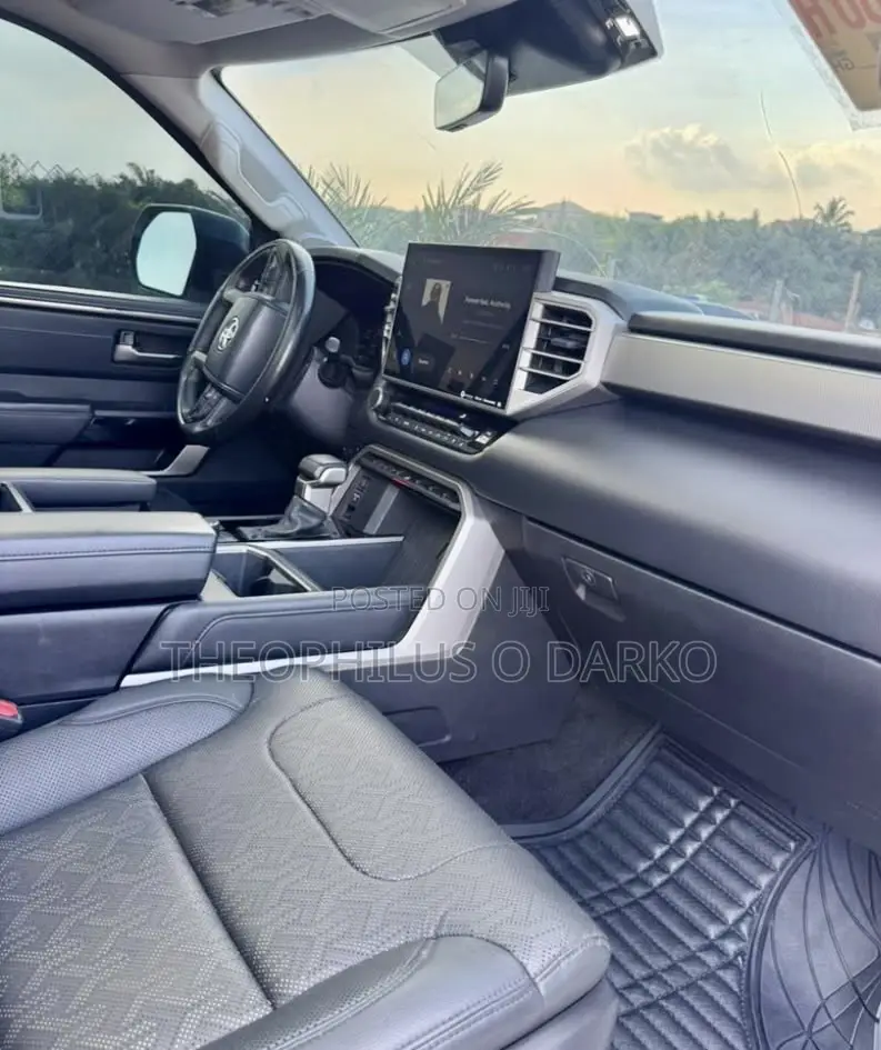 Toyota Tundra 2024 White