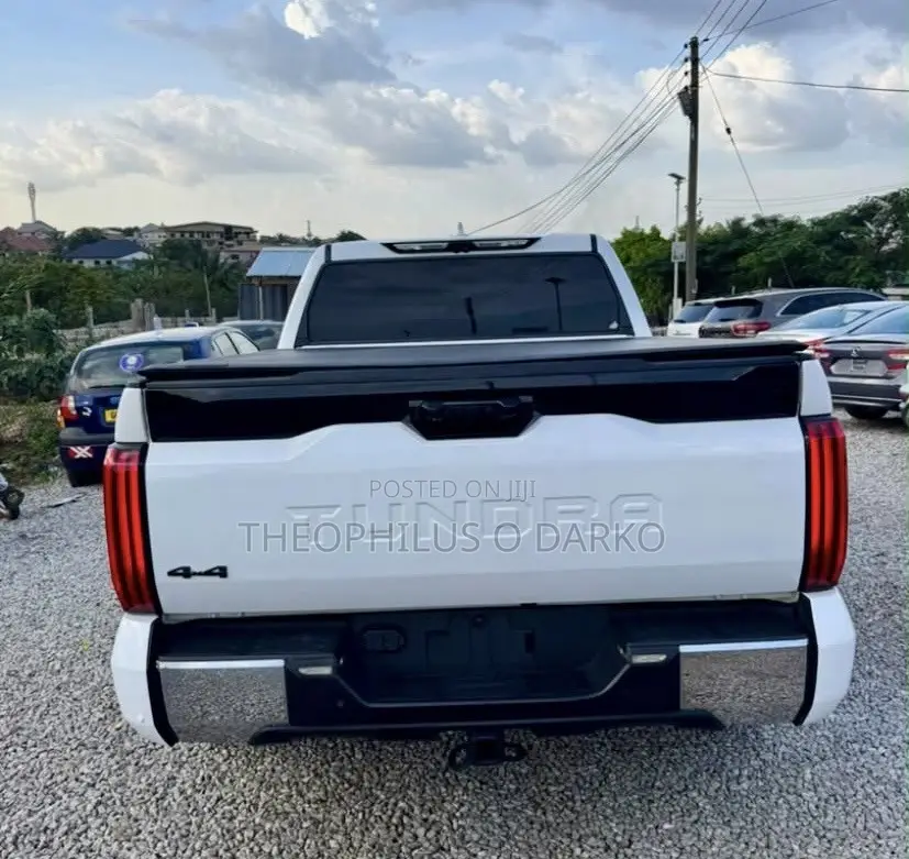 Toyota Tundra 2024 White