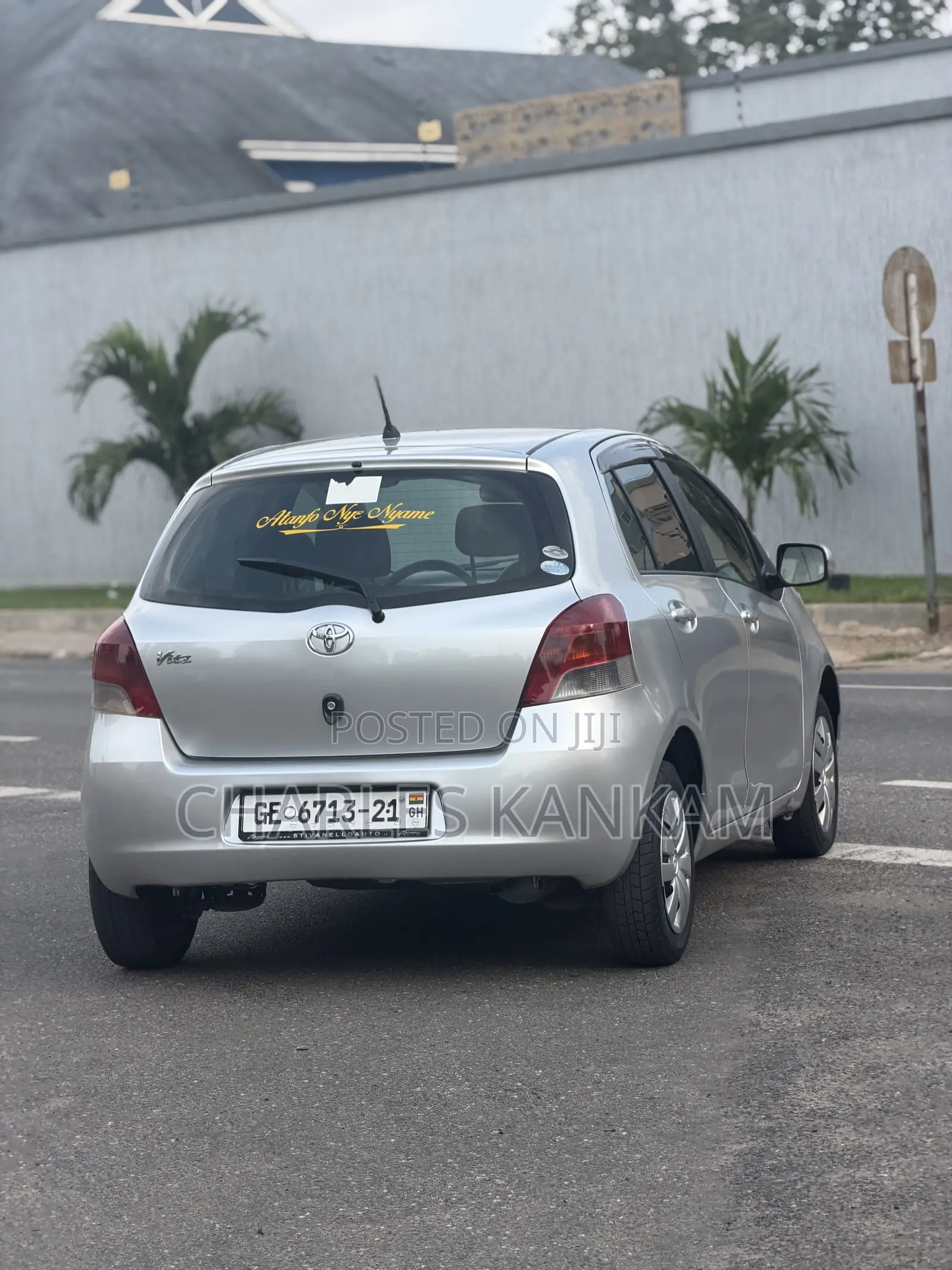 Toyota Vitz 1.0 FWD 5dr 2010 Silver