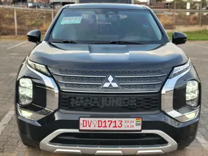 Mitsubishi Outlander SE 2022 Black