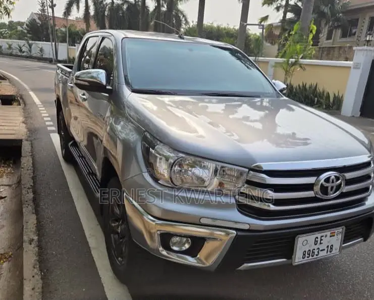 Toyota Hilux 2018 Gray