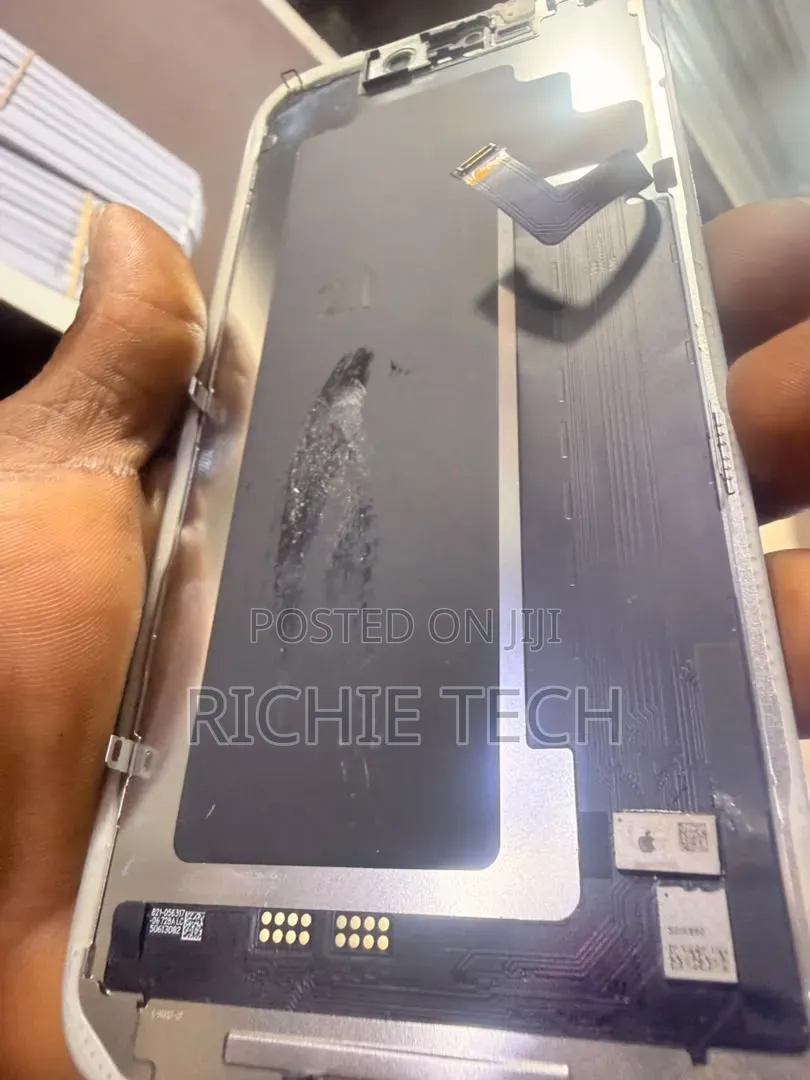 iPhone 17 Pro Max iCloud Screen