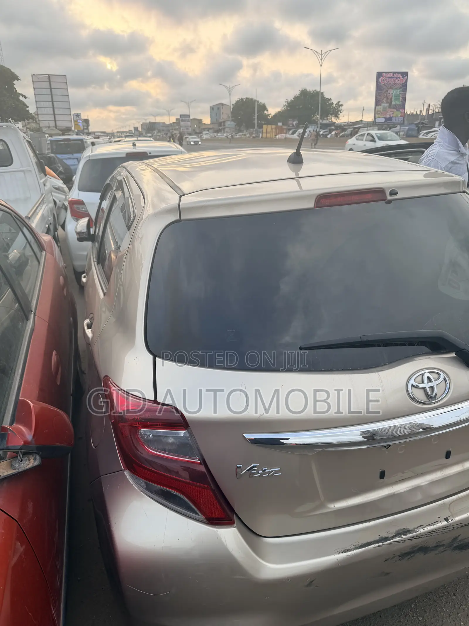 Toyota Vitz 2016 Gold