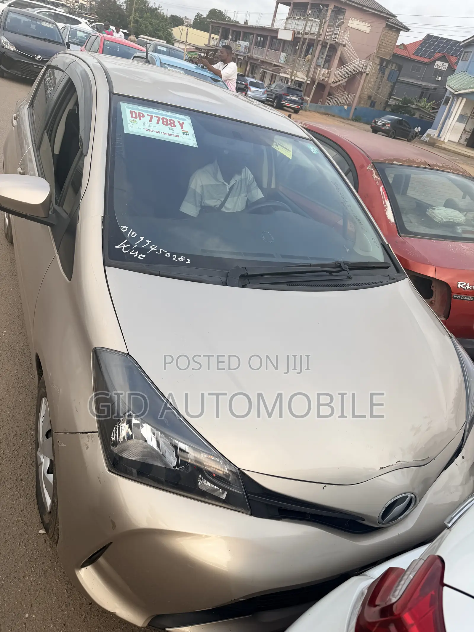 Toyota Vitz 2016 Gold