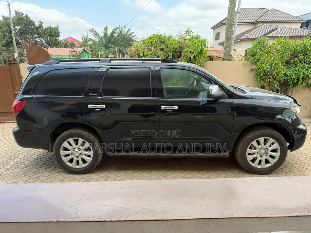 Toyota Sequoia SR5 4dr SUV 4WD (5.7L 8cyl 6A) 2012 Black
