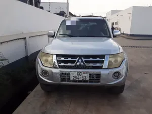 Mitsubishi Pajero 2013 Gray