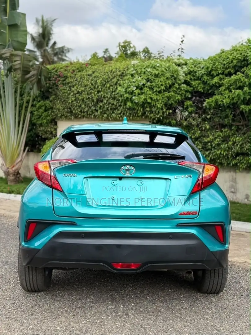 Toyota C-HR XLE FWD 2019 Blue