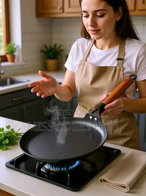 28cm Cast Iron Tawa With Wooden Handle