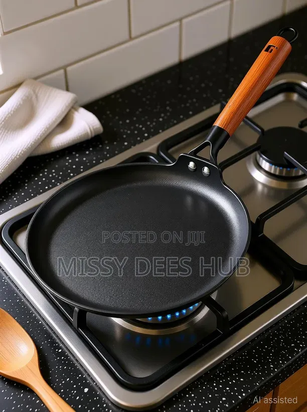 28cm Cast Iron Tawa With Wooden Handle