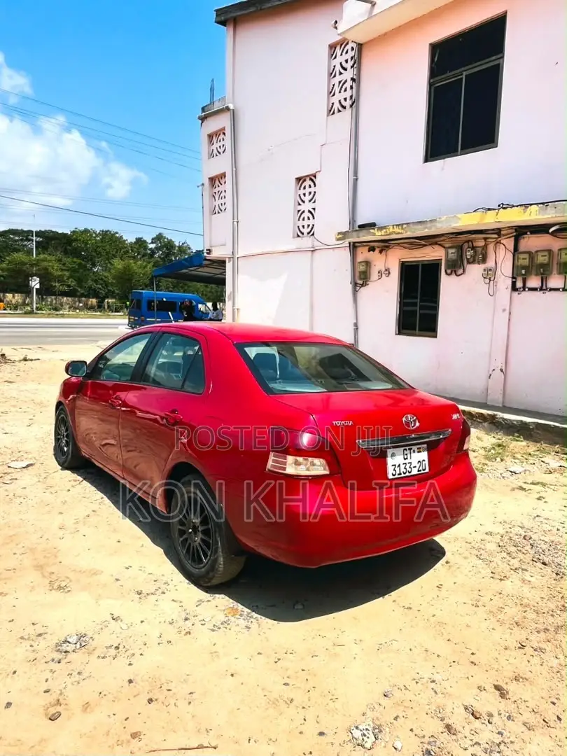 Toyota Yaris 2010 Red